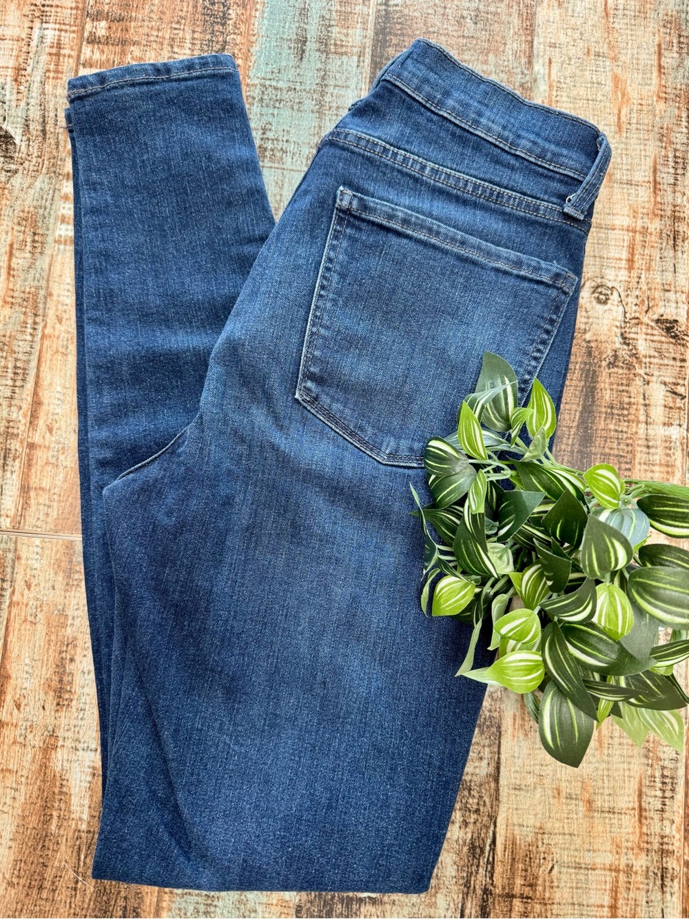 Women’s “M Jeans by: MAURICES” High-waisted Skinny Jeans | #T87